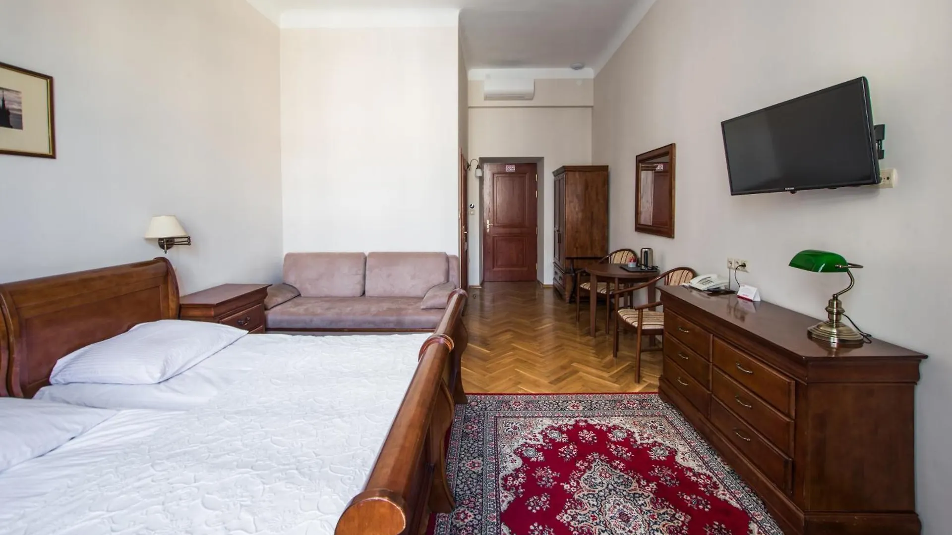 Aparthotel Basztowa Krakow 3*,  Poland