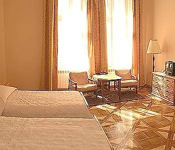 Aparthotel Basztowa Krakow 3*,